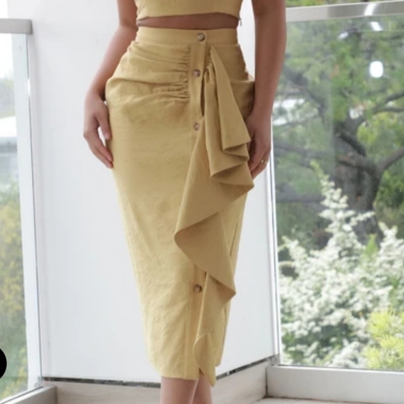 🚨2️⃣ PIECE Mustard Ruffle SET - Picture 6 of 9